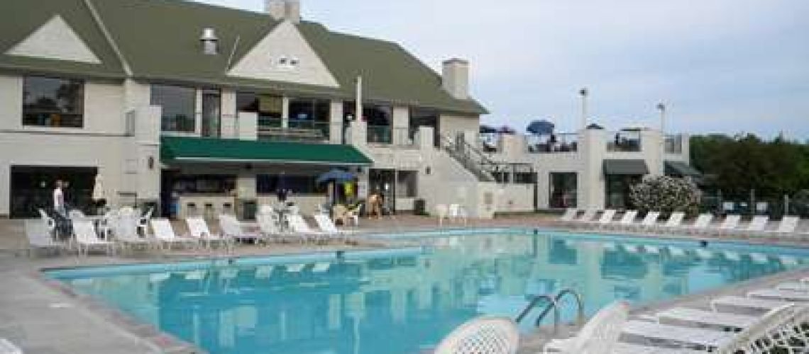 Izatys-Clubhouse-&-Pool