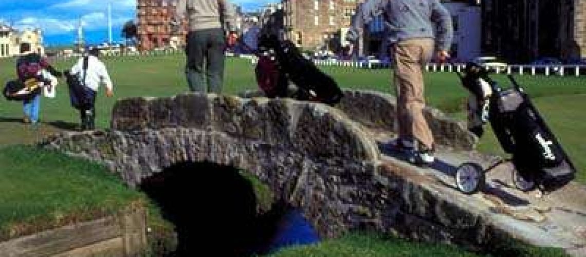 4/05/2009  tr1golf05.F 
Caption Bridge over Swilken burn on the old course 
Credit www.britainonview.com